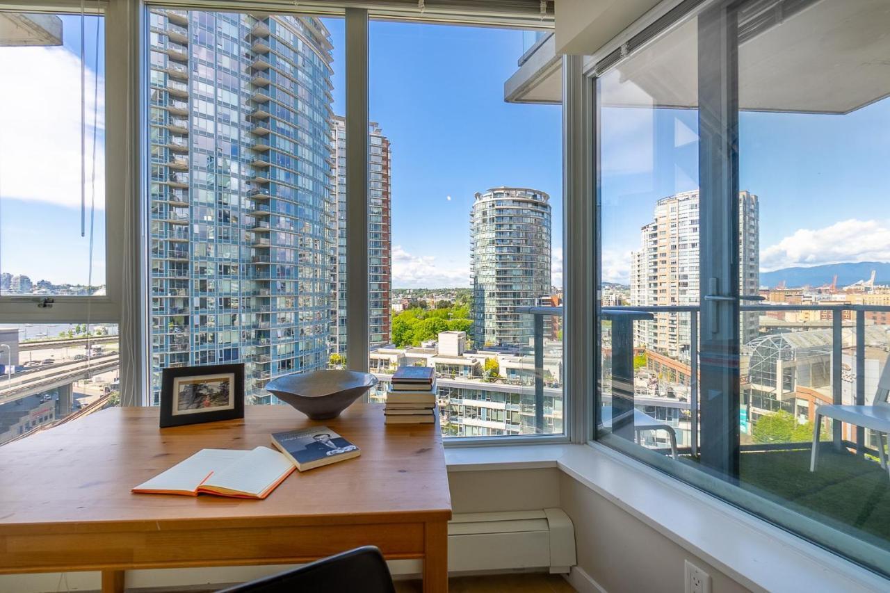 Stunning 2 Bedroom Condo With Downtown Views!!! Vancouver Exteriér fotografie